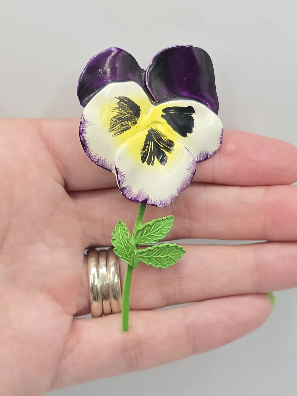 VTG Enamel Pansy Brooch Purple & White Flower Pin Painted Metal Floral 3